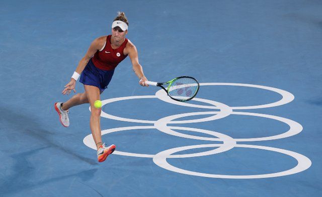 (210731) -- TOKYO, July 31, 2021 (Xinhua) -- Marketa Vondrousova of Czech Republic competes during the tennis women\
