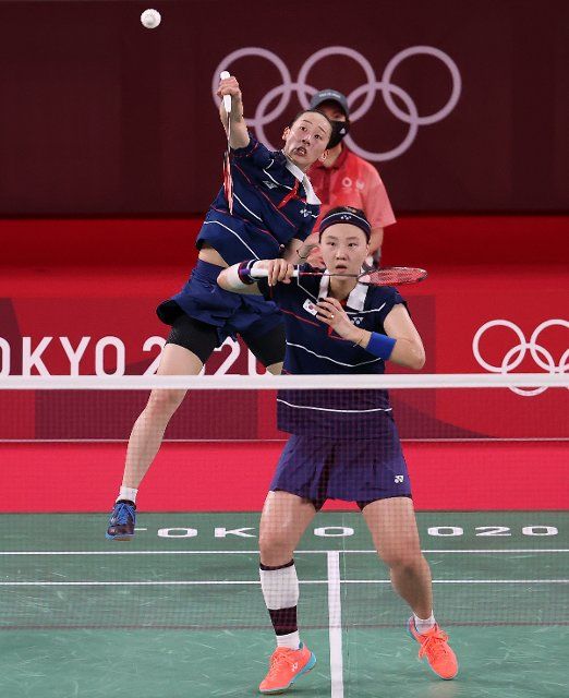 (210731) -- TOKYO, July 31, 2021 (Xinhua) -- Lee Sohee (top)\/Shin Seungchan of South Korea compete during the badminton women\