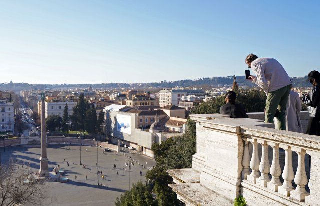 (220114) -- ROME, Jan. 14, 2022 (Xinhua) -- People visit the Terrazza del Pincio in Rome, Italy, on Jan. 14, 2022. Italy reported on Friday 186,253 new COVID-19 cases in the last 24 hours, bringing the total number of confirmed COVID-19 cases to 8,356,514, according to the latest data from the Ministry of Health. (Xinhua\/Jin Mamengni