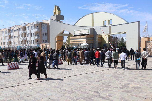 (220226) -- HERAT, Feb. 26, 2022 (Xinhua) -- Afghan students are seen in an university in Herat city, Herat province, Afghanistan, Feb. 26, 2022. Afghanistan\