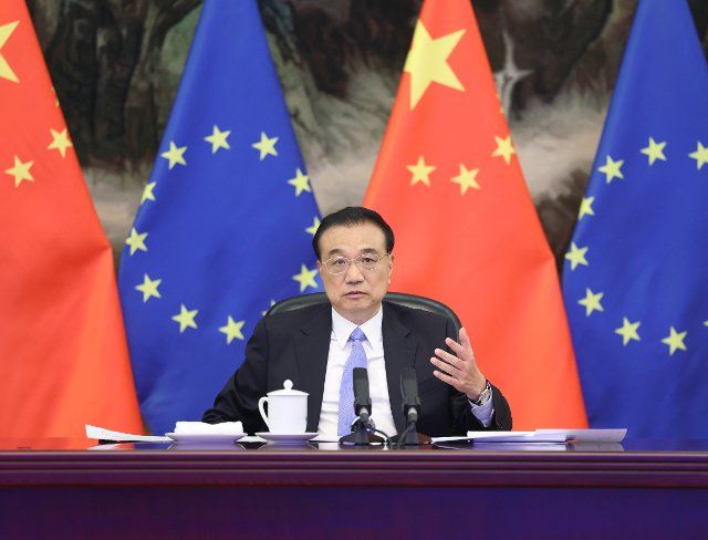 (220401) -- BEIJING, April 1, 2022 (Xinhua) -- Chinese Premier Li Keqiang holds the 23rd China-EU leaders\