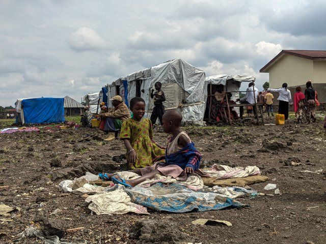 (220526) -- GOMA, May 26, 2022 (Xinhua) -- Photo taken on May 25, 2022, shows children at a shelter near Goma, northeastern Democratic Republic of the Congo. (Photo by Zanem Nety Zaidi\/Xinhua