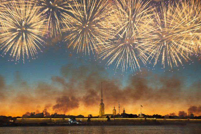 (220625) -- ST. PETERSBURG, June 25, 2022 (Xinhua) -- Fireworks illuminate the night sky to celebrate the Scarlet Sails festival marking school graduation in St. Petersburg, Russia, June 25, 2022. (Photo by Irina Motina\/Xinhua
