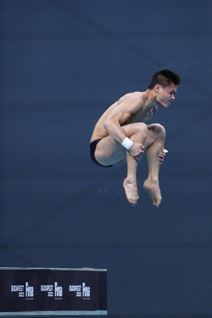 (220702) -- BUDAPEST, July 2, 2022 (Xinhua) -- Yang Jian of China competes during the men\