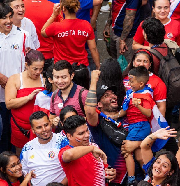 (220615) -- SAN JOSE, June 15, 2022 (Xinhua) -- Costa Rican fans celebrate after their team qualified for the Qatar 2022 World Cup in San Jose, Costa Rica, June 14, 2022. (Photo by Esteban Dato\/Xinhua