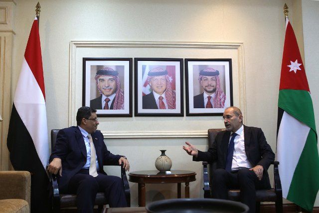 (220808) -- AMMAN, Aug. 8, 2022 (Xinhua) -- Jordanian Foreign Minister Ayman Safadi (R) meets with visiting Yemeni Foreign Minister Ahmed Awad Bin Mubarak in Amman, Jordan, on Aug. 8, 2022. Jordan and Yemen on Monday signed a memorandum of understanding (MoU) to strengthen bilateral relations and set a political consultation mechanism between the two foreign ministries. (Photo by Mohammad Abu Ghosh\/Xinhua