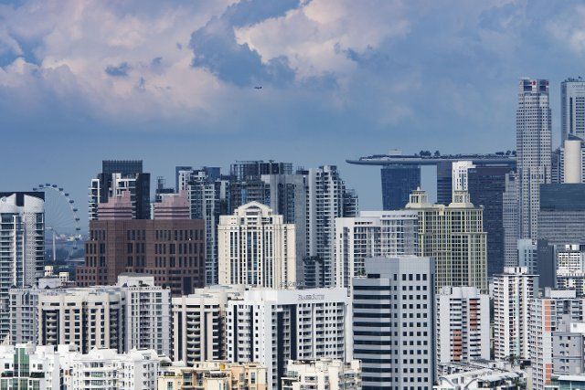 (220811) -- SINGAPORE, Aug. 11, 2022 (Xinhua) -- Photo taken on Aug. 10, 2022 shows the city skyline in Singapore. According to Enterprise Singapore, the city-state\