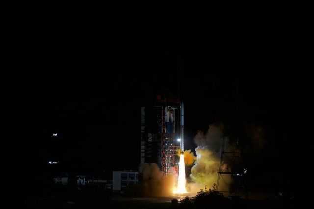 (220820) -- XICHANG, Aug. 20, 2022 (Xinhua) -- A Long March-2D carrier rocket carrying a remote sensing satellite group blasts off from the Xichang Satellite Launch Center in southwest China\
