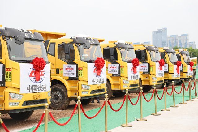 (220924) -- GUANGZHOU, Sept. 24, 2022 (Xinhua) -- Photo taken on Sept. 24, 2022 shows engineering vehicles at the groundbreaking ceremony of the permanent venue for the Greater Bay Area Science Forum in Nansha District of Guangzhou, south China\