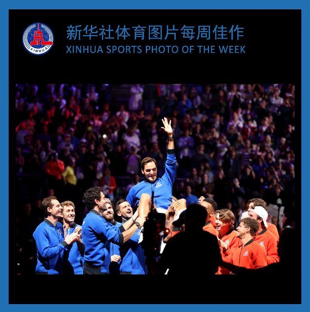 (220926) -- BEIJING, Sept. 26, 2022 (Xinhua) -- XINHUA SPORTS PHOTO OF THE WEEK (from Sept. 19 to Sept. 25, 2022) TRANSMITTED on Sept. 26, 2022. Team Europe and Team World players lift Roger Federer (top) of Switzerland at the end of Roger Federer\