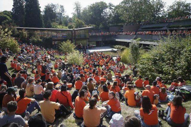(220930) -- VANCOUVER, Sept. 30, 2022 (Xinhua) -- People wearing orange T-shirts attend an event to commemorate the National Day for Truth and Reconciliation at University of British Columbia in Vancouver, Canada, on Sept. 30, 2022. Canada marked the second National Day for Truth and Reconciliation on Friday, reflecting about the tragedy of residential schools. (Photo by Liang Sen\/Xinhua