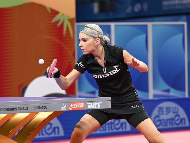 (221001) -- CHENGDU, Oct. 1, 2022 (Xinhua) -- Bernadette Szocs of Romania competes against Chen Szu-Yu of Chinese Taipei during the women\