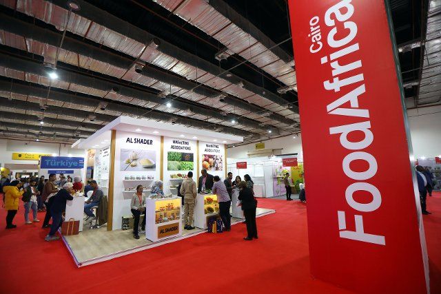 (221206) -- CAIRO, Dec. 6, 2022 (Xinhua) -- People visit the Food Africa exhibition in Cairo, Egypt, Dec. 5, 2022. Egypt\