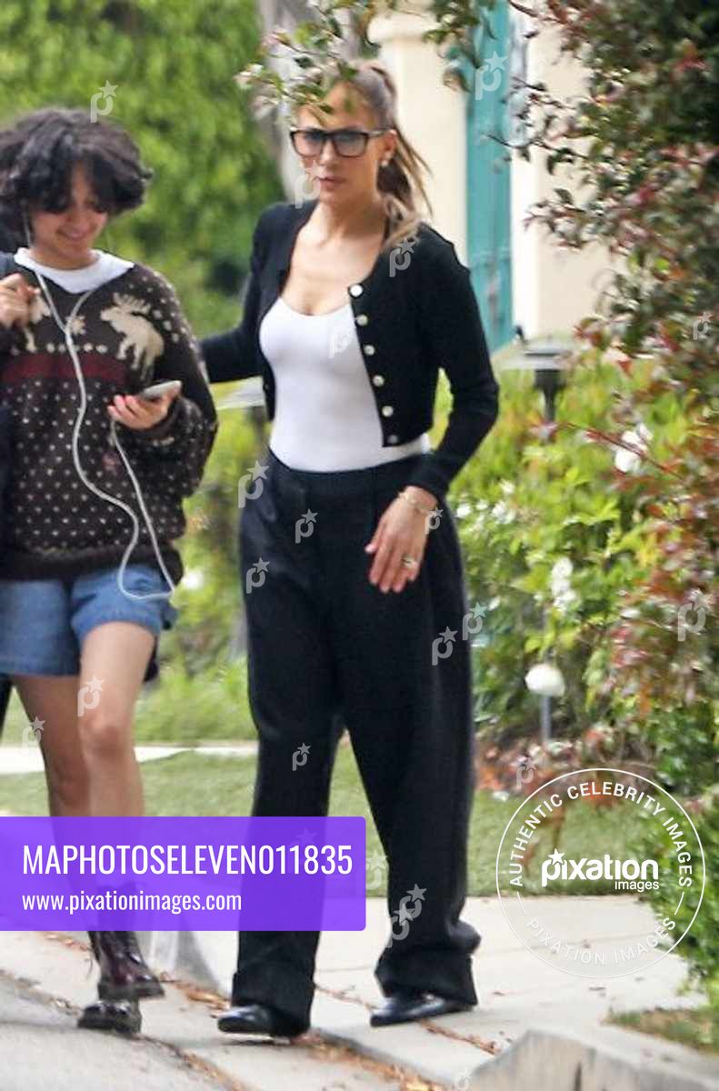 Jennifer Lopez is seen taking her daughter Emma to Jennifer Garners house - ** No YouTube or social media **