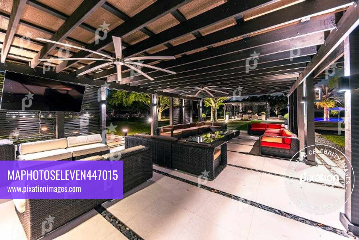 Gisele Bündchen buys $9.1 million Florida mansion with full-size football pitch and equestrian rings