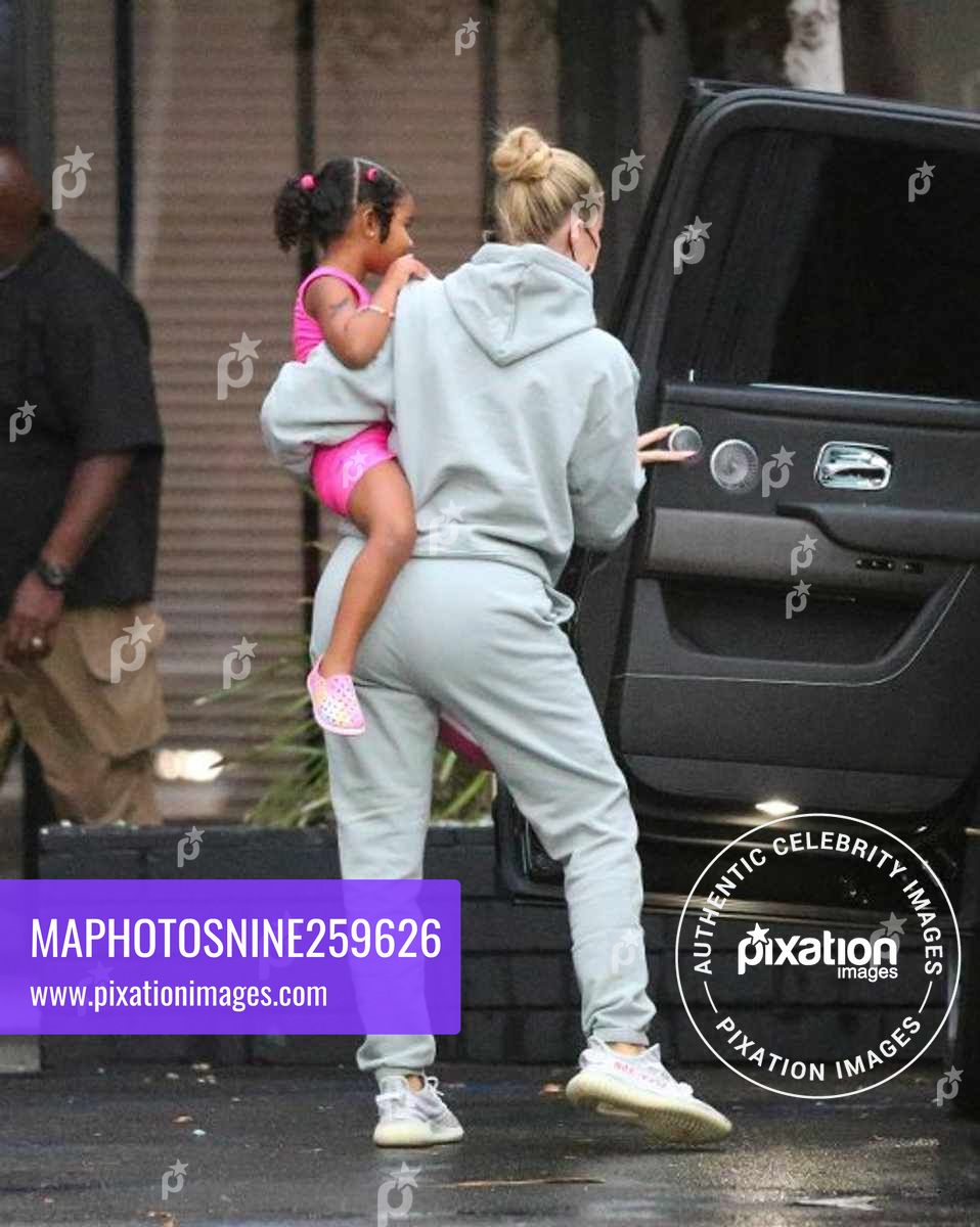 Khloe Kardashian out with daughter True Thompson