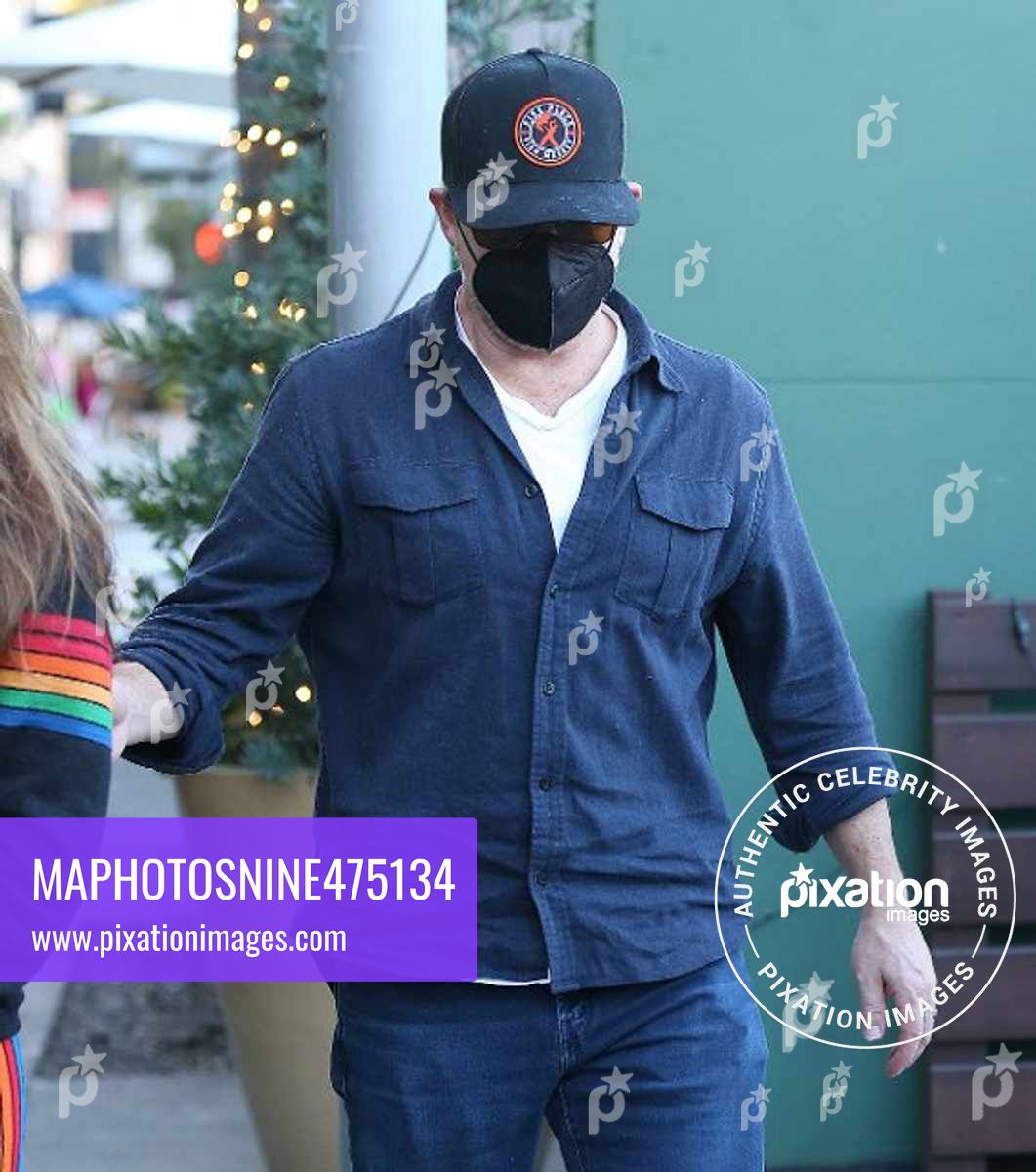 Actor Matt Damon runnign errands in Los Angeles