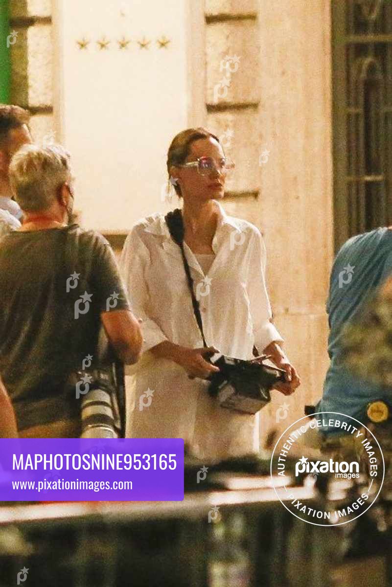 Angelina Jolie and Salma Hayek are spotted filming a night shot of the movie "Without blood" in Rome