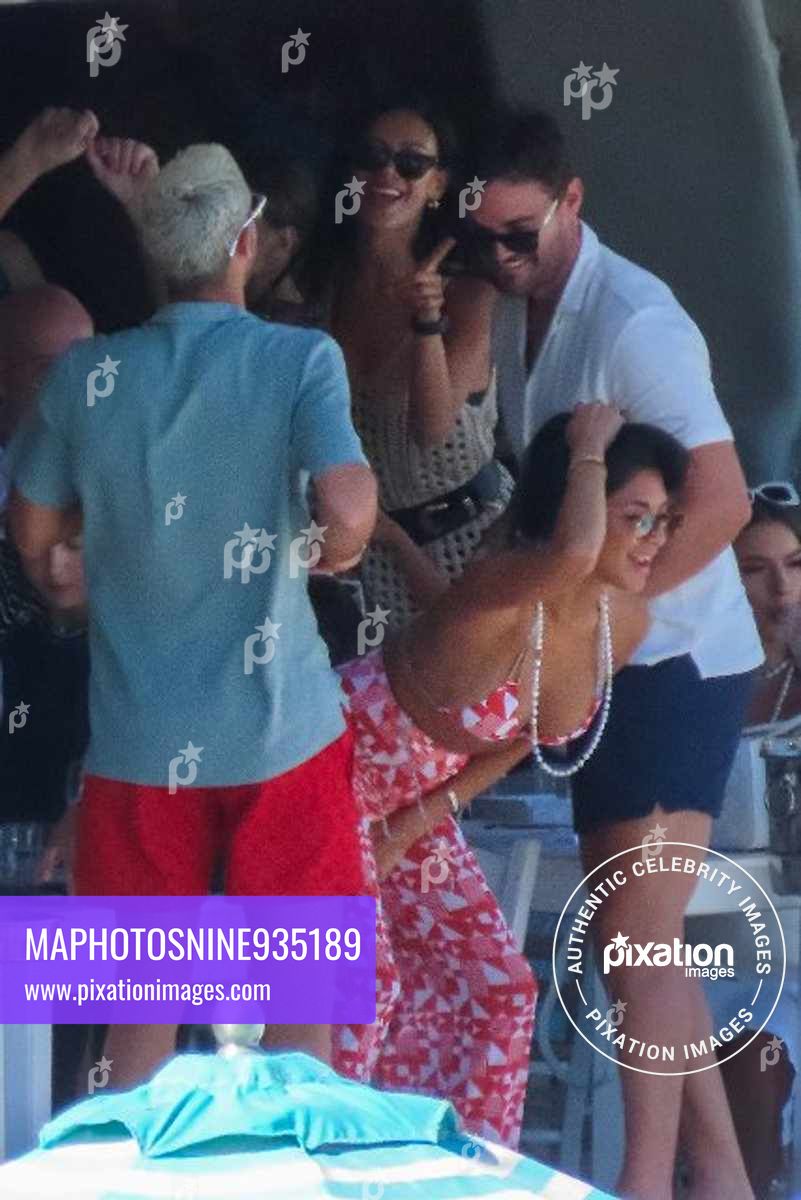 American singer Nicole Scherzinger celebrate her 44th birthday with boyfriend Thom Evans an friends in Mykonos, Greece